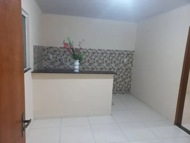 Alugo casa