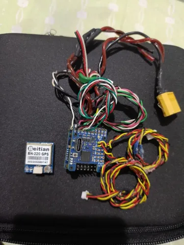 Controladora de voo Matek F411 WTE + GPS