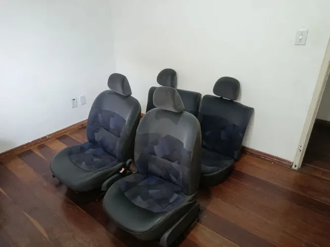 Bancos Clio 4 portas
