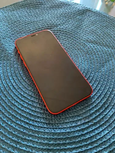 iPhone 12 Red