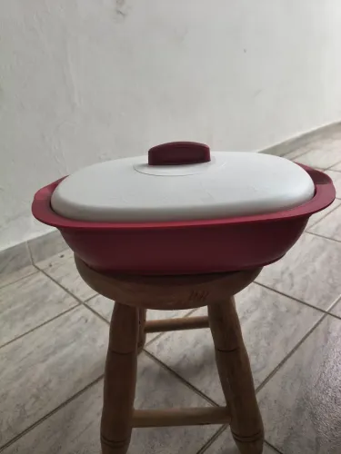 Tupperware novo para servir alimentos