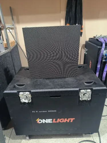 PAINEL DE LED 50x50 cm OUTDOOR P3.9mm