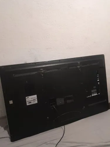 TV SAMSUNG 43 POLEGADAS COM DEFEITO NO LED