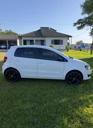 Volkswagen Fox 1.6 MI Total Flex 8V 5P 2013