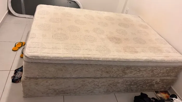 Cama box base suede rajado + colchão CASAL