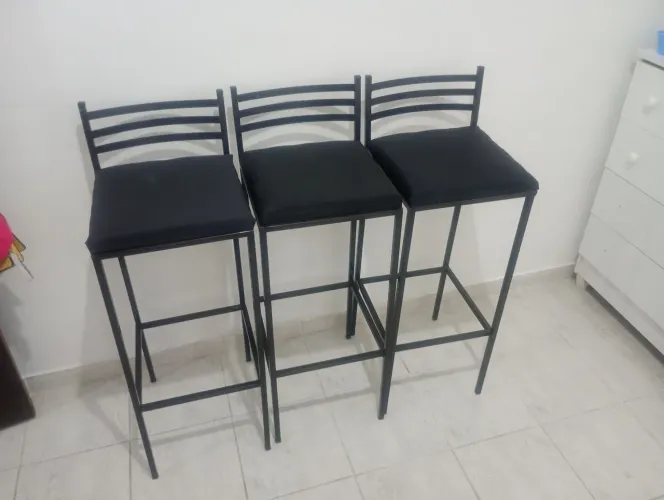 Vendo banquetas, em boas condições!! As 3 por 200,00
