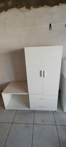 Armário multiuso em MDF sob medida - espaçoso e conservado