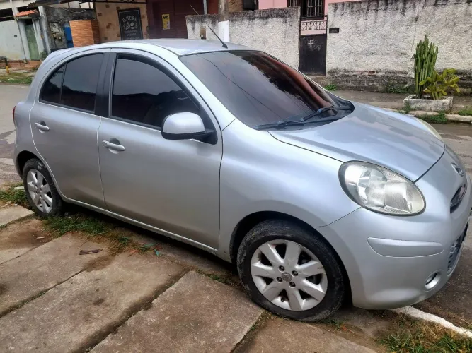 Alugo nissan march 2014 1.6 c/gnv para motoristas de aplicativos.