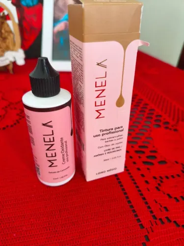 Creme e tintura para sobrancelhas da Menela