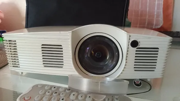 Projetor Full HD 1080p DLP GT1080 Darbee Optoma