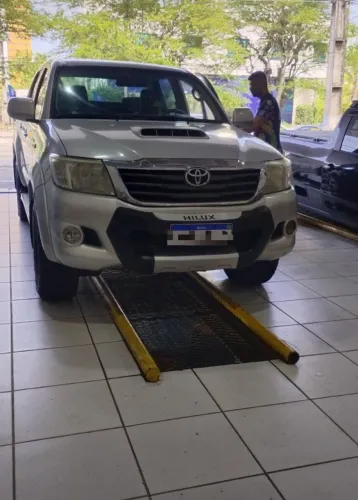 Toyota Hilux CD D4-d 4X4 3.0 TDI Dies. Mec. 2013