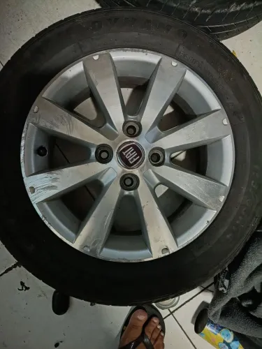 Vendo jogo de rodas aro 14... somente venda