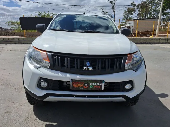 Mitsubishi L200 Tri. Outd. GLX 2.4 CD 4X4 Die. MEC 2023