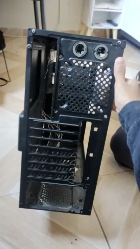 Gabinete cooler master seminovo