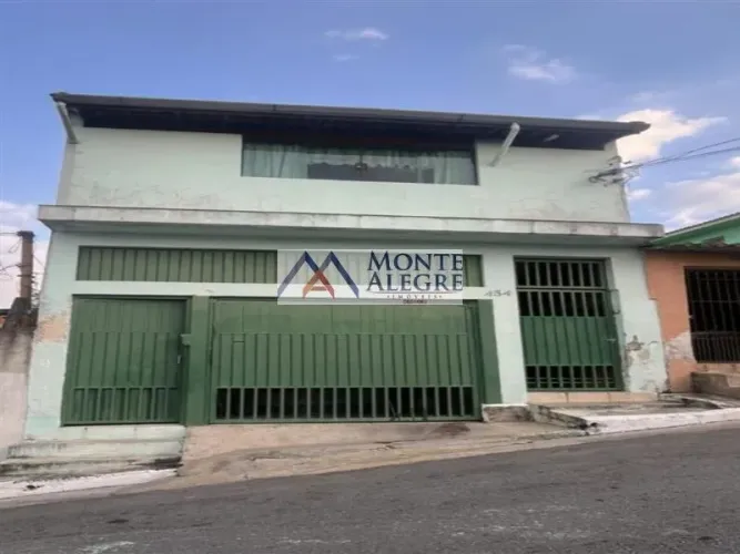 Casa residencial à venda na Vila Brasilina com 179 m² e 7 dormitórios/quartos.