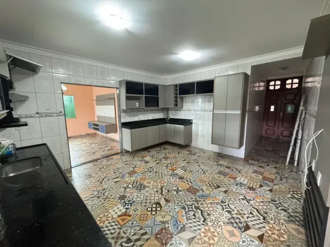 Alugo casa duplex com 4 quartos (3 suítes) Cidade Nova - Ananindeua PA