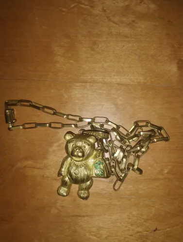 Vendo cordão moeda antiga