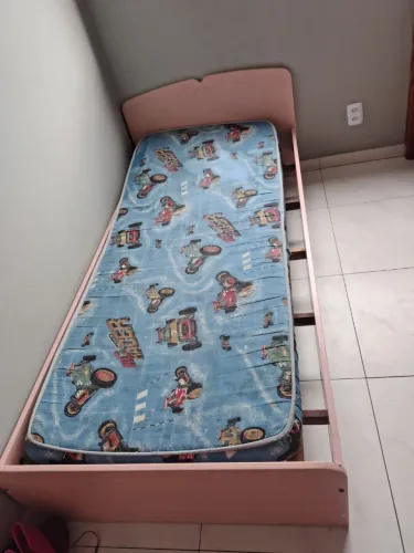 Vendo essa cama pra crianças pequenas.