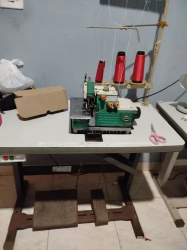 Vendo Máquina Overlok