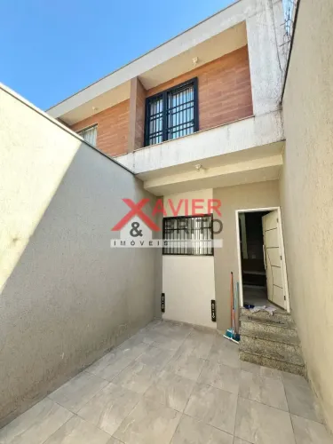 Sobrado Individual 2 Quartos com Planejados no Jardim Eliane - 74m²