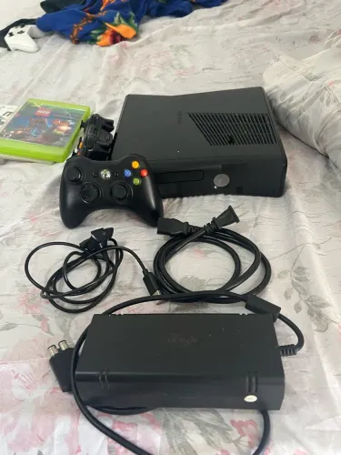 Xbox 360 + 2 controles original