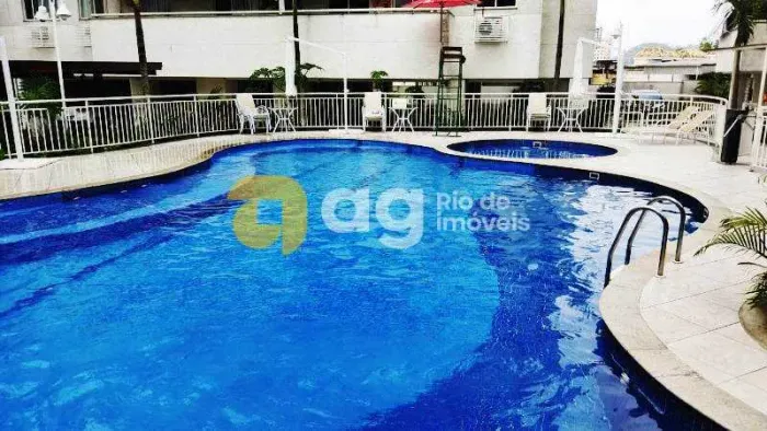Apartamento : / Residencial / Vila Valqueire