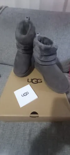 BOTA UGG CINZA