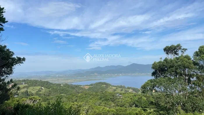 Belissimo terreno a venda na Praia da Ferrugem