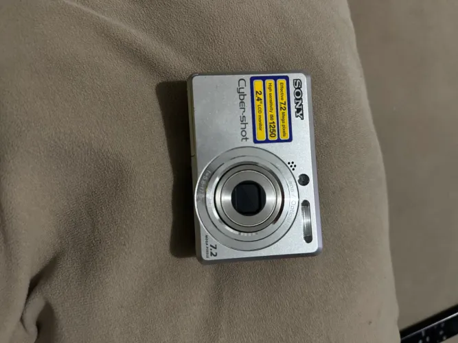 Câmera DSC-S730