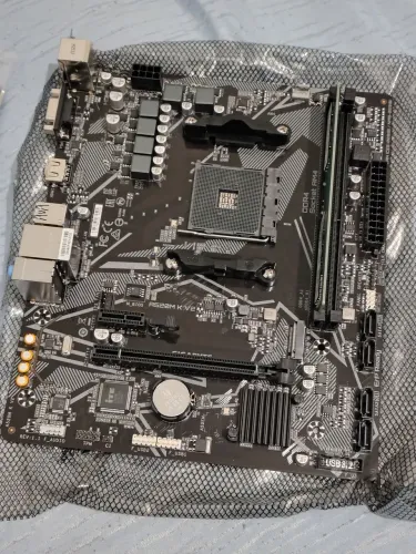 placa mãe am4 a520m + 8gb ddr4 (novo)
