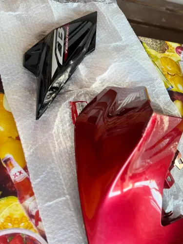 Carenagem lateral direita twister 2025 (peça genuína Honda)
