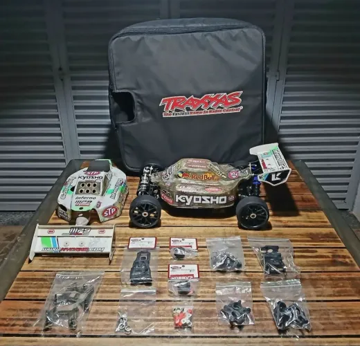 Chassi Kyosho MP9 TKi3 Elétrico1/8 com Motor Brushless Surpass e Peças de Reposicão