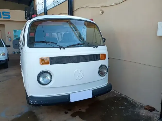 Volkswagen Kombi Standard/ Luxo/ Serie Prata (álcool) 1993