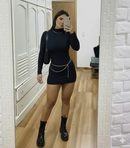 Vestido tubinho manga longa gola alta