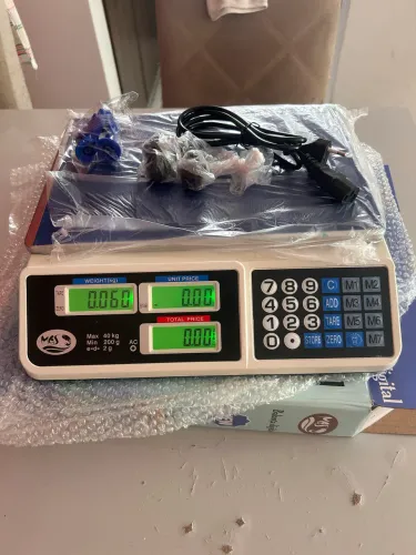 Balança comercial 40kg nova- bateria  energia 