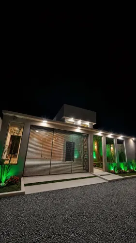Casa para venda possui 201 metros quadrados com 3 quartos