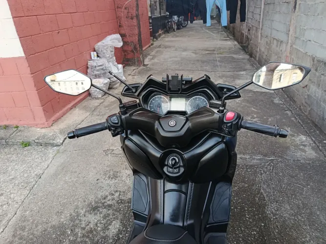 Vende-se Xmax250 2021 22,000$