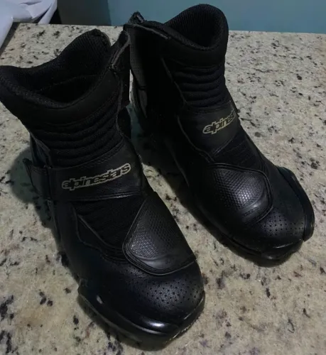 Bota Alpinestars cano curto