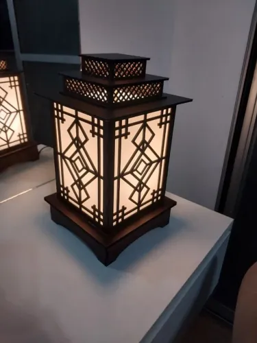 Luminária Decorativa Premium em MDF Amadeirado com Luz Quente