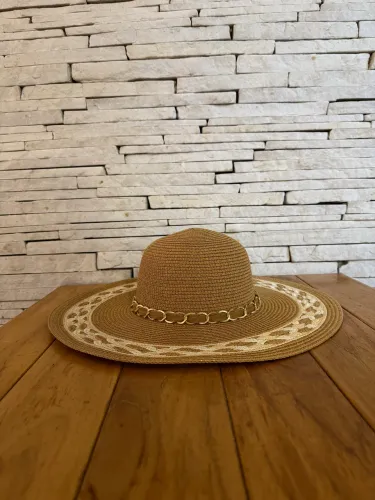 Chapéu feminino marrom de praia