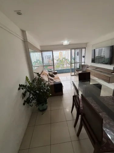 Apartamento na Praça de Casa Forte 