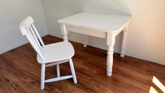 Conjunto de mesa e cadeira infantil