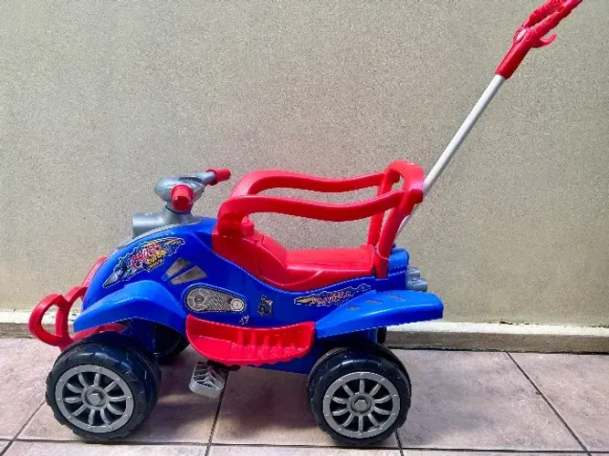 Quadriciclo infantil Calecita