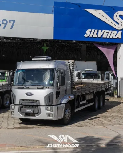 Ford Cargo 2429 - Ano: 2013 - Carroceria