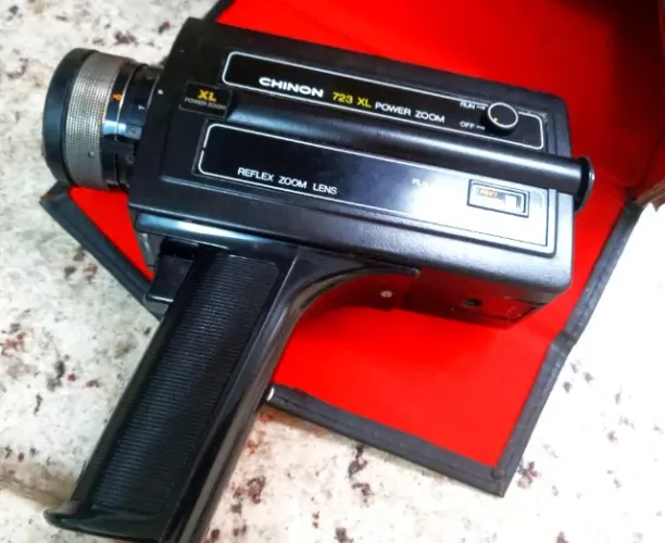 Vintage Chinon 723 XL Power Zoom Movie Camera for 8mm Film & Case