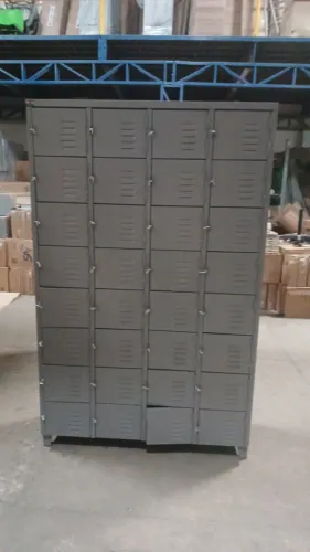 Armário de aço guarda celulares com 32 portinhas.( Novos )Frete gratis aqui em sp