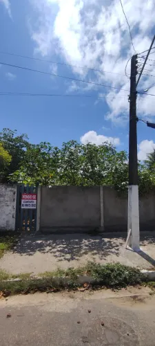 Vende-se terreno há uma quadra do mar de Ipioca 