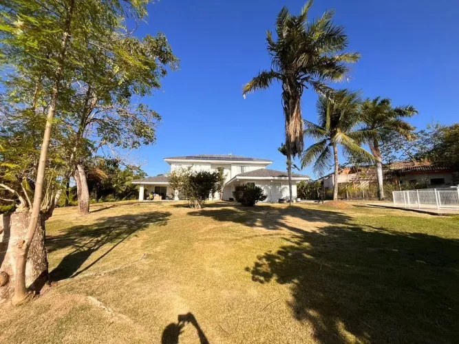 Sobrado de luxo no encontro das águas