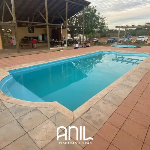 Piscina grande - 10 metros com praia