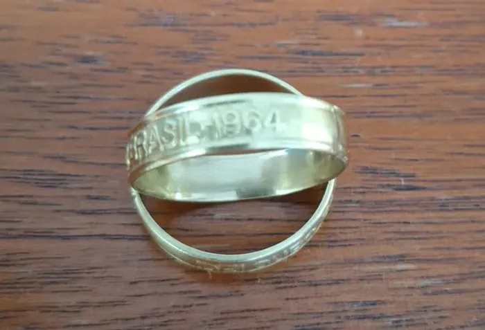 Anel ouro para o bem do Brasil.